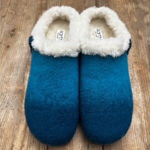 New Earth Origins Elena women's clogs in Teal $99